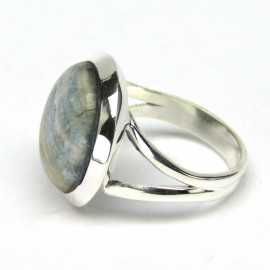 Stříbrný prsten se scheelitem