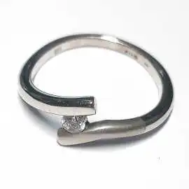 14 kt zlatý prsten s briliantem 0.06 kt