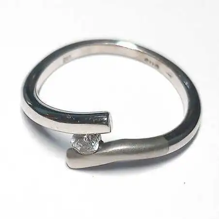 14 kt zlatý prsten s briliantem 0.06 kt