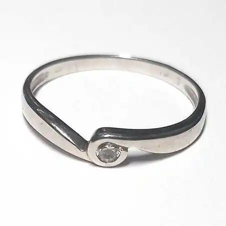 18 kt luxusní zlatý prsten s briliantem 0.10 kt