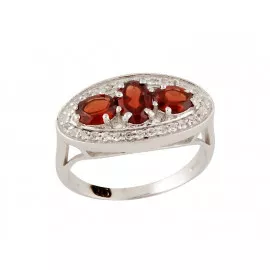 Stříbrný prsten s granátem