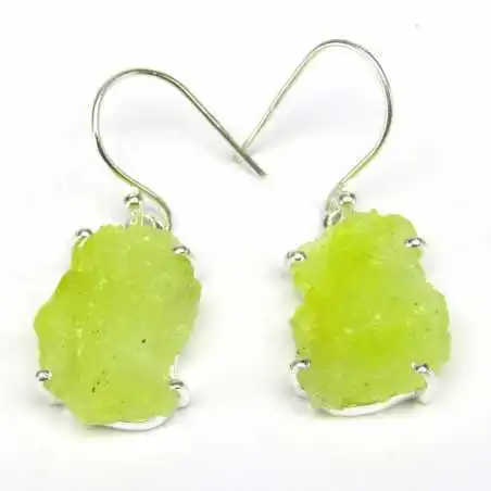 Stříbrné naušnice s brucitem