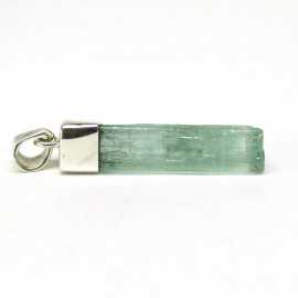 Stříbrný přívěsek s akvamarínem o váze 33 kt