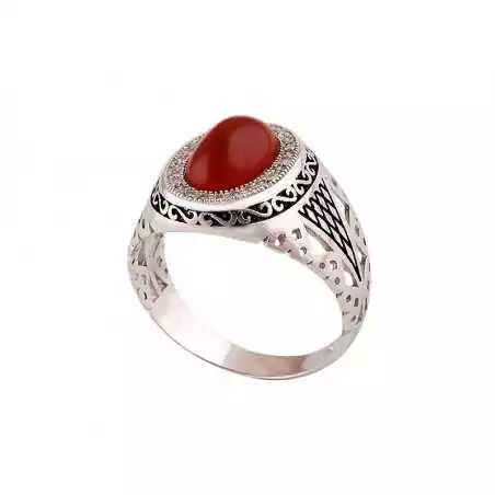 Stříbrný prsten s karneolem