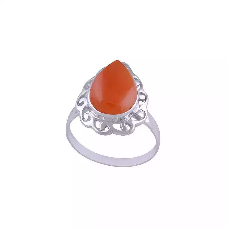 Stříbrný prsten s karneolem