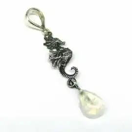 Stříbrný přívěsek s mesíčním kamenem