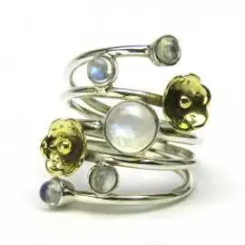 Stříbrný prsten s měsíčním kamenem