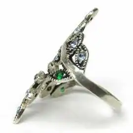 Stříbrný prsten s drahokamy