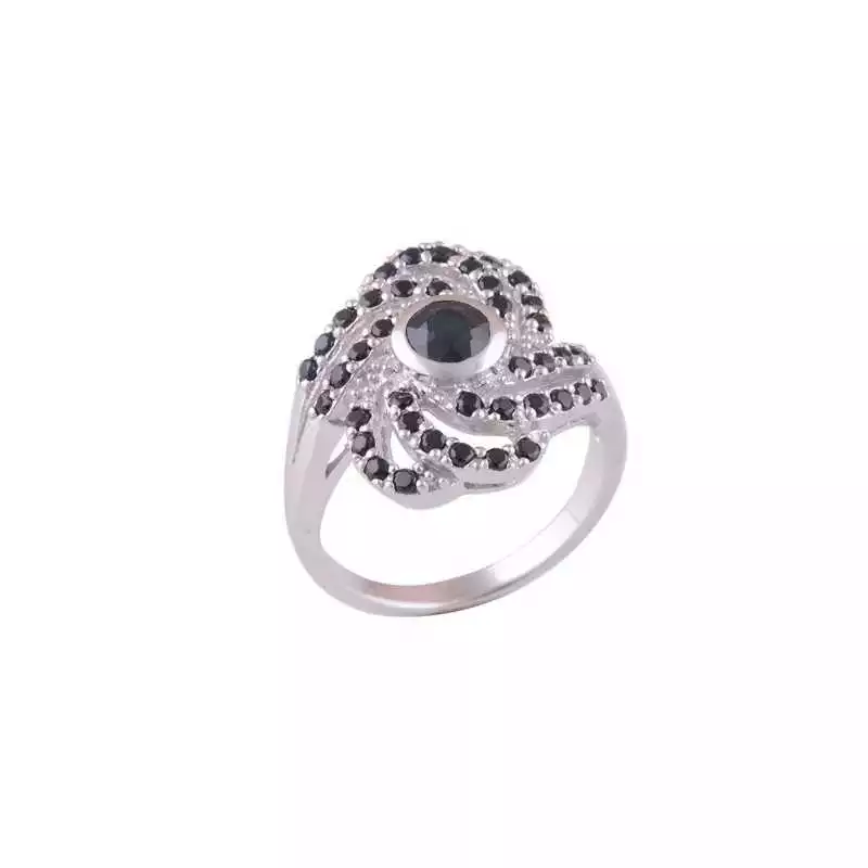 Stříbrný prsten se safíry