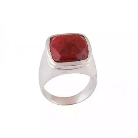 Stříbrný prsten s rubínem
