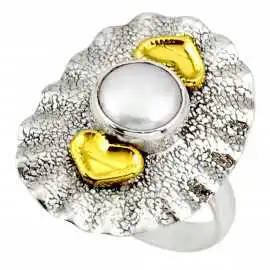 Stříbrný prsten s perlou