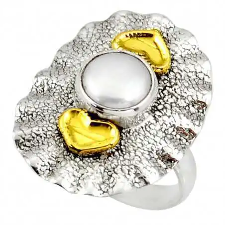 Stříbrný prsten s perlou