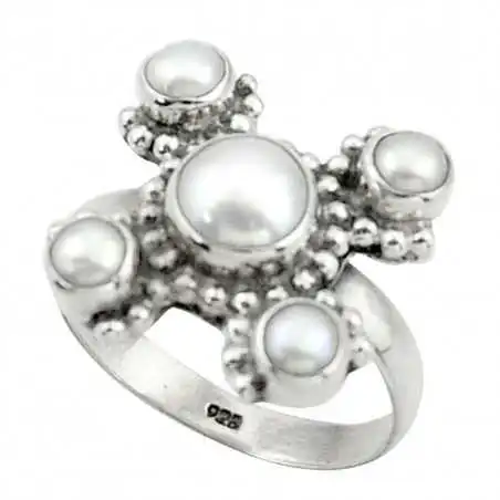 Stříbrný prsten s perlou