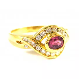 18 kt zlatý prsten s rubínem a brilianty