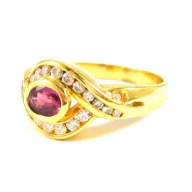 18 kt zlatý prsten s rubínem a brilianty