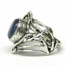 Stříbrný prsten s kyanitem