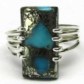 Stříbrný prsten s tyrkysem v pyritu