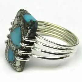 Stříbrný prsten s tyrkysem v pyritu