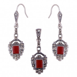 Stříbrná souprava s karneoly