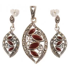 Stříbrná souprava s karneoly