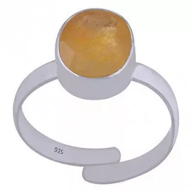 Stříbrný prsten se žlutým safírem