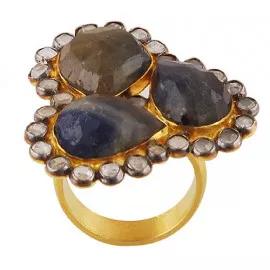 Stříbrný prsten se safíry