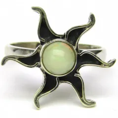 Stříbrný prsten slunce s opálem