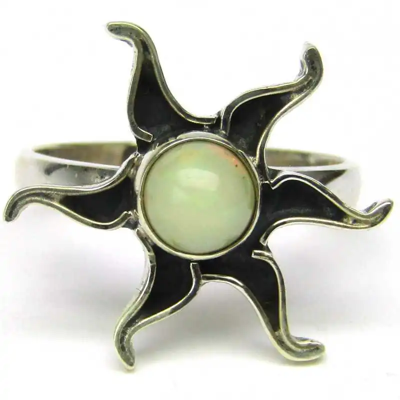 Stříbrný prsten slunce s opálem