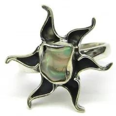 Stříbrný prsten slunce s opálem