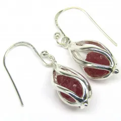 Stříbrné naušnice s rubíny v kleci