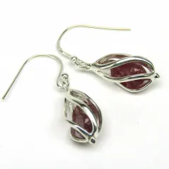 Stříbrné naušnice s rubíny v kleci