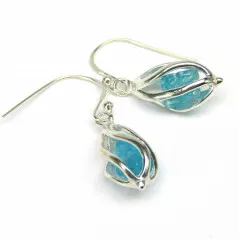 Stříbrné naušnice s apatitem v kleci