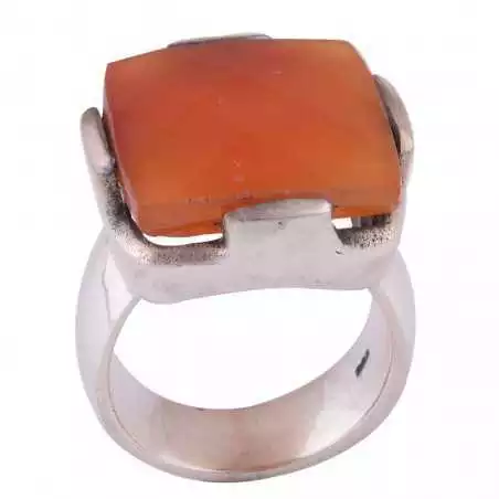 Stříbrný prsten s karneolem