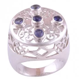 Stříbrný prsten s iolity