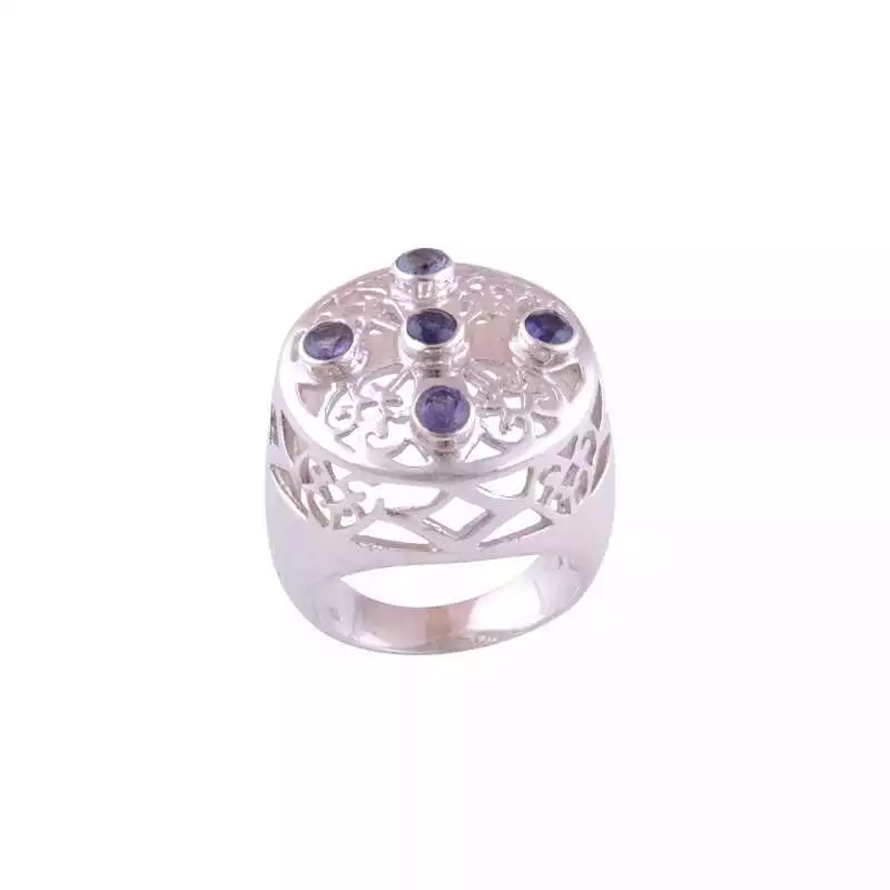 Stříbrný prsten s iolity