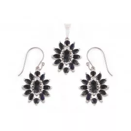 Stříbrná souprava se safíry