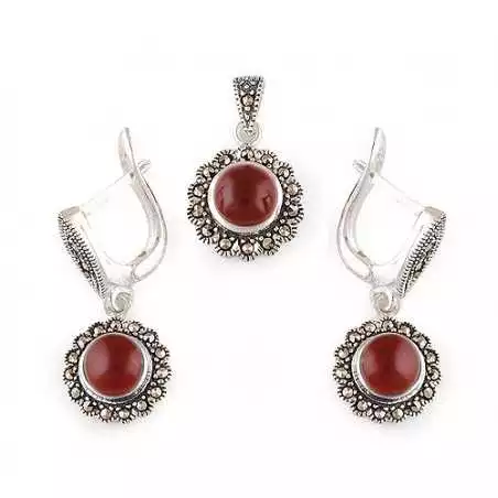 Stříbrná souprava s karneoly