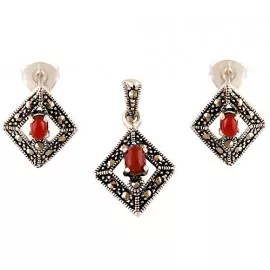 Stříbrná souprava s karneoly