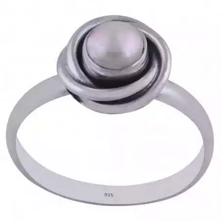 Stříbrný prsten s perlou