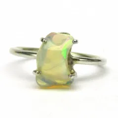 Stříbrný prsten s opálem