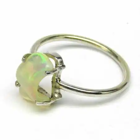 Stříbrný prsten s opálem
