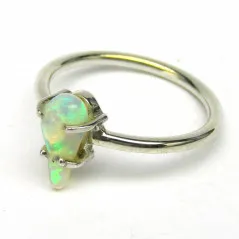 Stříbrný prsten s opálem