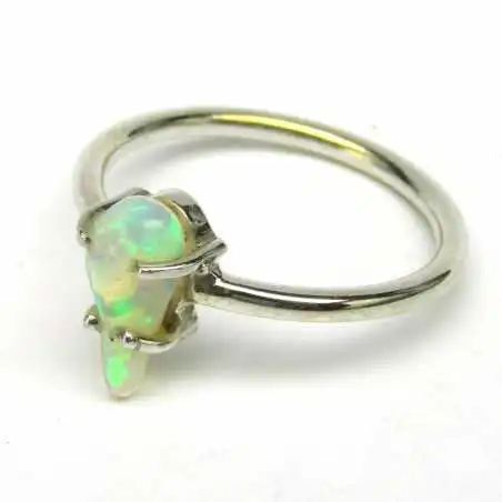 Stříbrný prsten s opálem