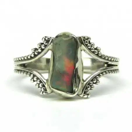 Stříbrný prsten s opálem