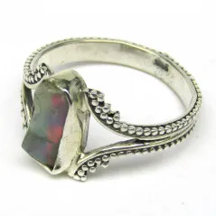 Stříbrný prsten s opálem