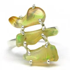 Stříbrný prsten s opálem