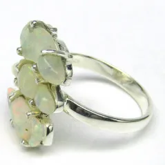 Stříbrný prsten s opálem