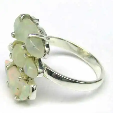 Stříbrný prsten s opálem