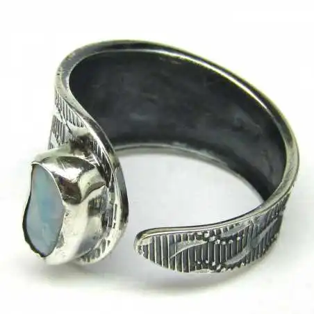 Stříbrný prsten s opálem