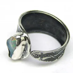 Stříbrný prsten s opálem